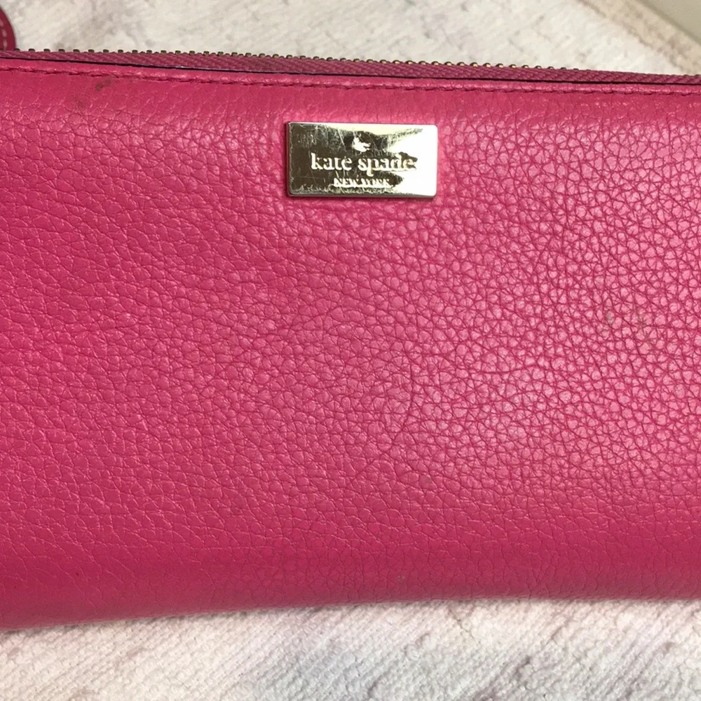Women’s Pink Leather Zip Wallet - Unbranded